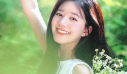 =明星演艺圈竞争激烈 赵露思现状 朝阳吃瓜群众一枚,朝阳群众热议竞争激烈背后的故事